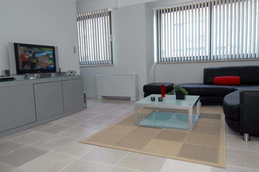 Esplanada Studios Aparthotel 3*
